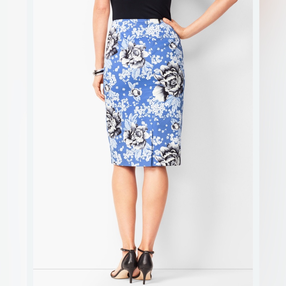 Talbots Women’s Size 8 Blue White Floral Cotton Blend Lined Pencil Skirt New